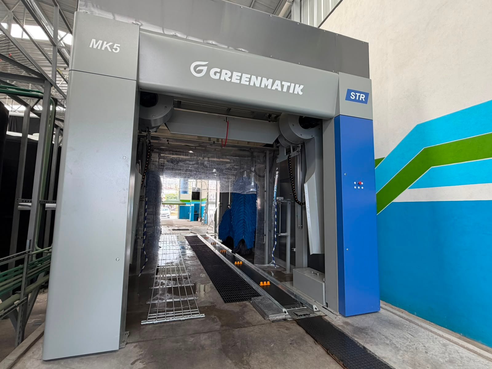 Vista lateral del equipo automatizado Greenmatik MK5